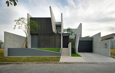 Casa JJ / Ivan Priatman Architecture