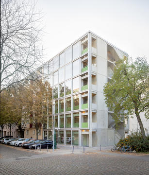 Gallery of Wohnregal Apartments and Ateliers / FAR frohn&rojas  - 5