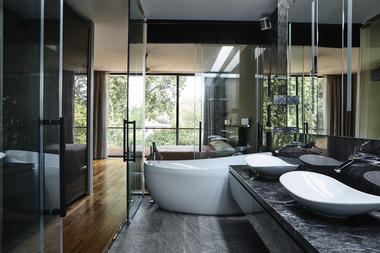 Gallery of Viewing Back House / HYLA Architects  - 23