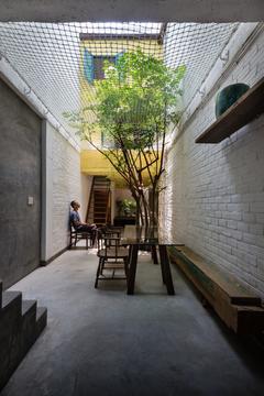 Gallery of Architecture That Uses Meshes and Nets for Escape, Play and Rest  - 14