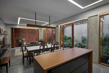 Galería de Casa Rumah Beton / PARISAULI ARSITEK STUDIO  - 11