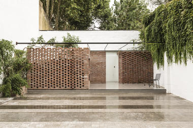 Gallery of Juana Azurduy 1635 Building / BAAG  - 9