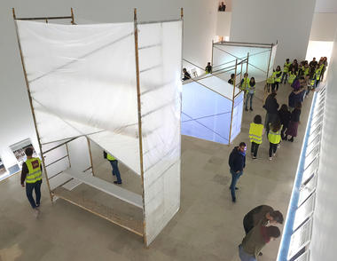 Instalaciones de andamios exploran la arquitectura efímera en España