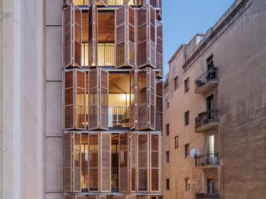 Edificio de viviendas para 4 amigos / Lussi+Halter Partner AG + Lola Domenech
