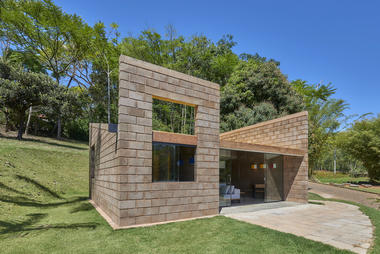 Casa sustentable / Gustavo Penna Arquiteto e Associados