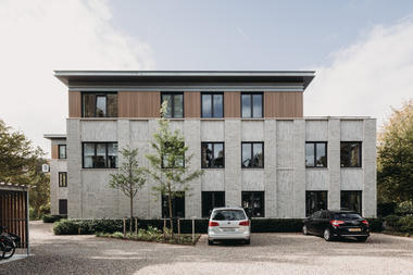 Gallery of Vijverweg Bloemendaal Apartments / vanOmmeren-architecten  - 1
