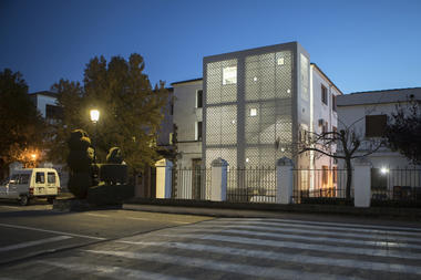 Gallery of Emergency Stairs in Francisco Parras School / DUNAR arquitectos  - 6