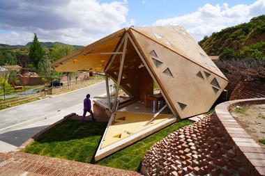 Operable Interactive Village Hut / JCDA