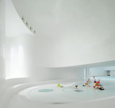 Gallery of Innovative Uses of Water in Architecture  - 19