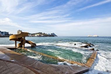 Gallery of Innovative Uses of Water in Architecture  - 24