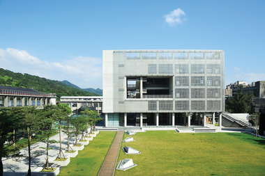 Gallery of Shih Chien University Gymnasium and Library / KRIS YAO | ARTECH  - 6