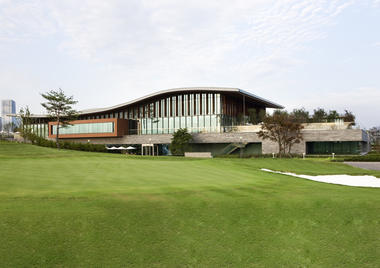 Galería de Club de Golf Jack Nicklaus / Yazdani Studio  - 7