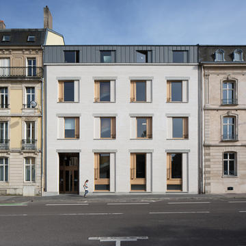 洛林大学新博士学院，平衡场地历史性 / Agence Vulcano-Gibello