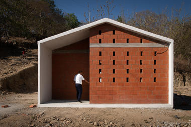 Vivienda Social en Pinotepa Nacional / HDA: Hector Delmar Arquitectura + M+N Diseño