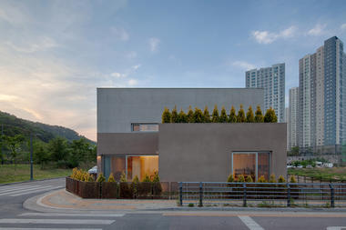 Essay House / 100A associates