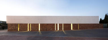 西班牙多功能文化空间 / sanahuja&partners