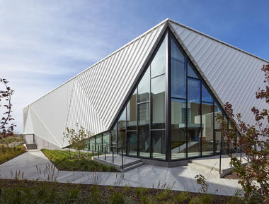 Galería de Centro de ocio Emerald Hills / MJMA + MTa  - 10