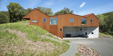 Triple Barn House / Mork-Ulnes Architects 
