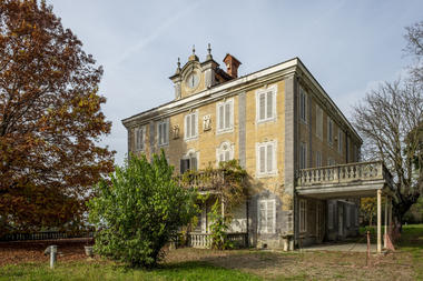 Call for Ideas: Transform an Italian Villa Into a Luxury Art Hotel