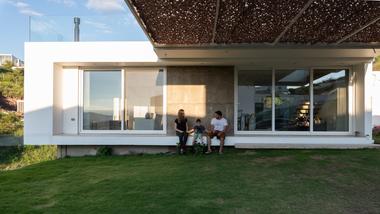 La Cuesta House / Arias Ranea