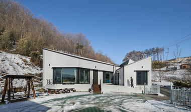 Gwaneum-Ri House / Architecture Studio YEIN
