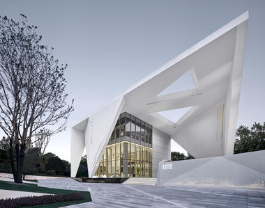 Rsun Sales Center / BENJAI Architectural Design