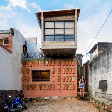 Villa Cerro Corá House / ArquitecTava + Grupo Culata Jovai