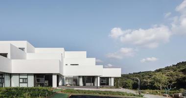 Shenshan Ridge Integrated Service Center  / 3andwich Design / He Wei Studio