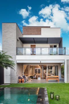 Guaratinguetá House / Ricardo Abreu Arquitetos