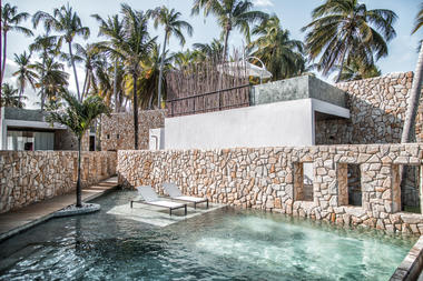 Pedras do Patacho Hotel / HautLab