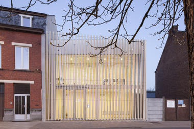Puncture Medical Centre / Delmulle Delmulle Architecten