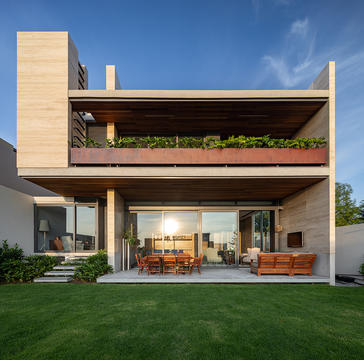 House in Cumbres de Santa Fe / Landa Suberville