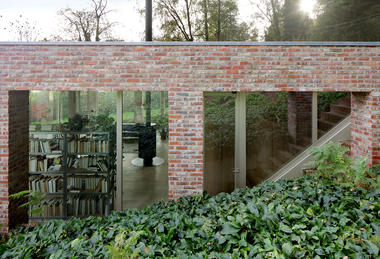 Gallery of Sloped Villa / Studio Okami Architects  - 17