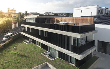 Populo Tourist Apartments / Salworks