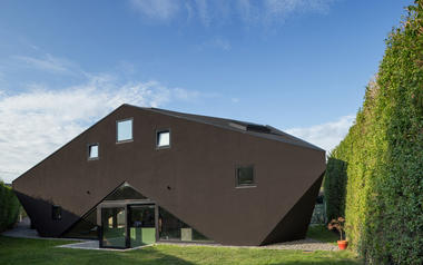 Tri House / Urban Agency
