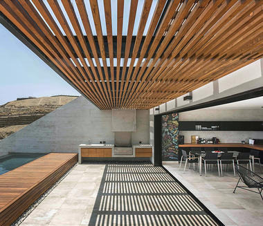 Gallery of Peruvian Houses with Wooden Pergolas: The Space Between Indoors and Landscape  - 5