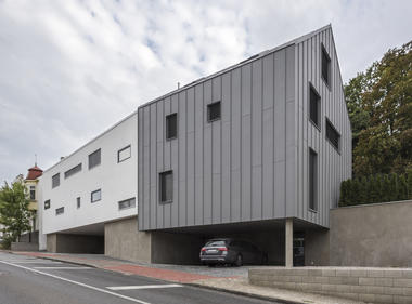 Casas de tres hileras / Martin Cenek Architecture