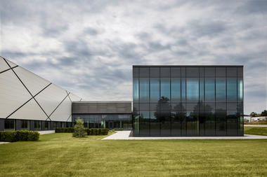 Gallery of Kirsch Pharma HealthCare Building / SAOTA  - 5