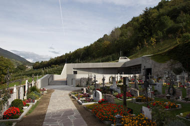 Galería de Extensión del cementerio de Albes / Stefano Peluso Architecture  - 7