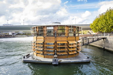 Hospital Adamant / Seine Design