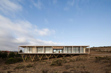 Arquitetura em madeira no Chile: honestidade material e integração à paisagem