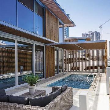 Lunawood Thermowood Façade in Marasi Water Homes in Dubai from Lunawood