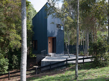 Casa Komorebi  / DRAA