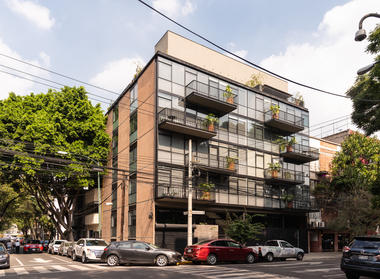 Edificio MO47 / ZD+A