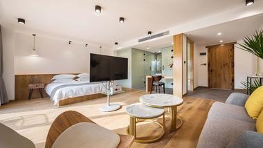 Gallery of Yiyunshangshe Hostel / JR Studio  - 13