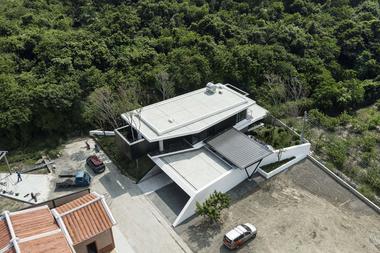 Gallery of Comfort in Context House / Chain10 Architecture & Interior Design Institute  - 8