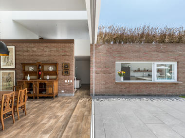 Casas que diluyen límites entre interior y exterior en Perú