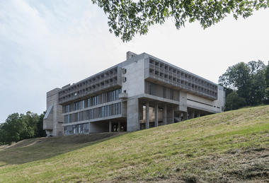 Galería de Clásicos de la Arquitectura: Convento de La Tourette / Le Corbusier  - 1