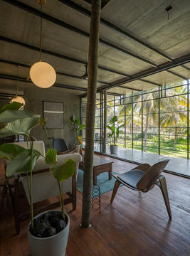 Gallery of House on Pipes  / Parallax  - 14