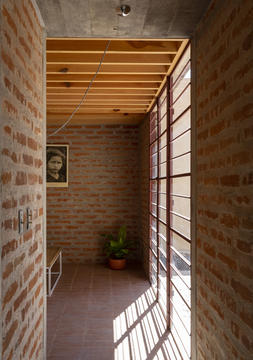 Gallery of Nakasone House / Escobedo Soliz  - 16